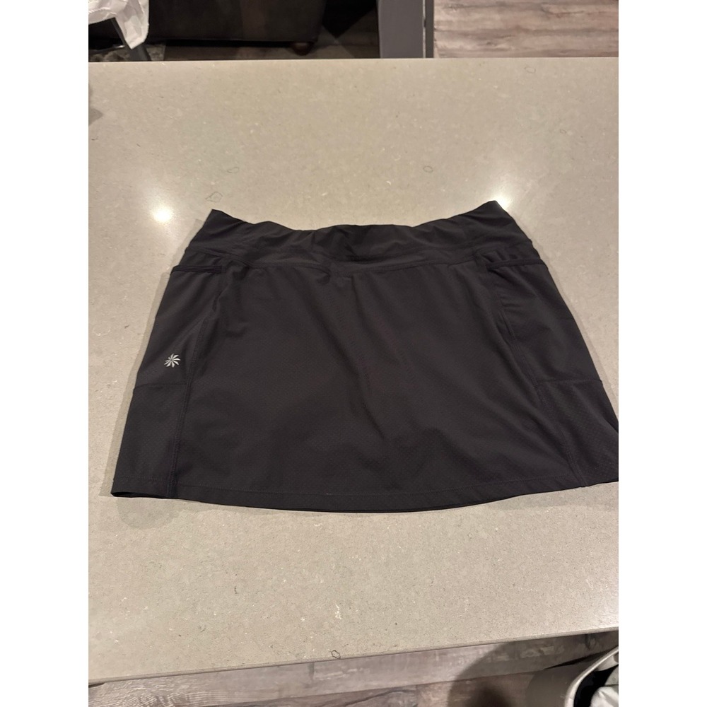 Athleta skirt  Women's‎ Size Large Black Athleisure built in shorts, excellent